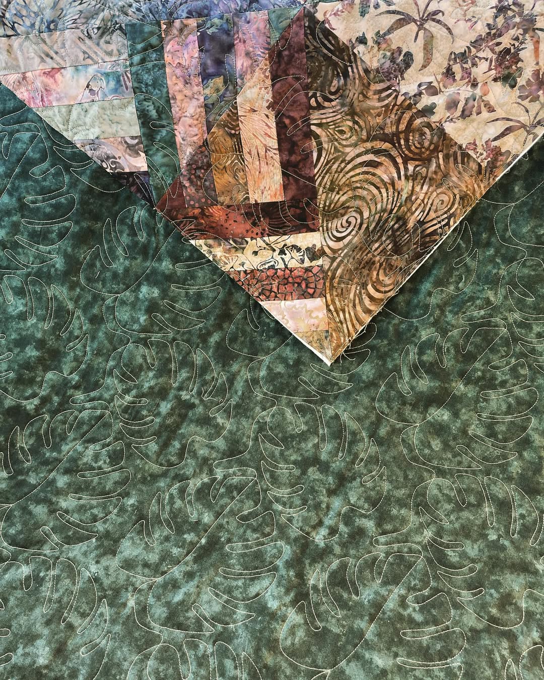 Monstera Computerised Edge to Edge Quilt Pantograph